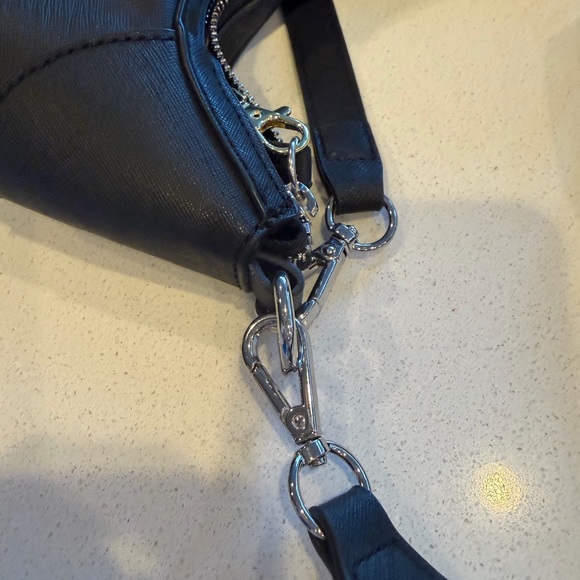 Guess Black crossbody Bag with Logo Strap - Picture 4 of 15